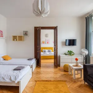 Tesnov Apartment